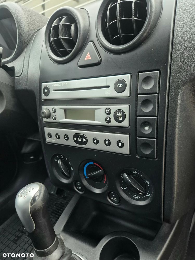 Ford Fusion 1.4 Ambiente - 14