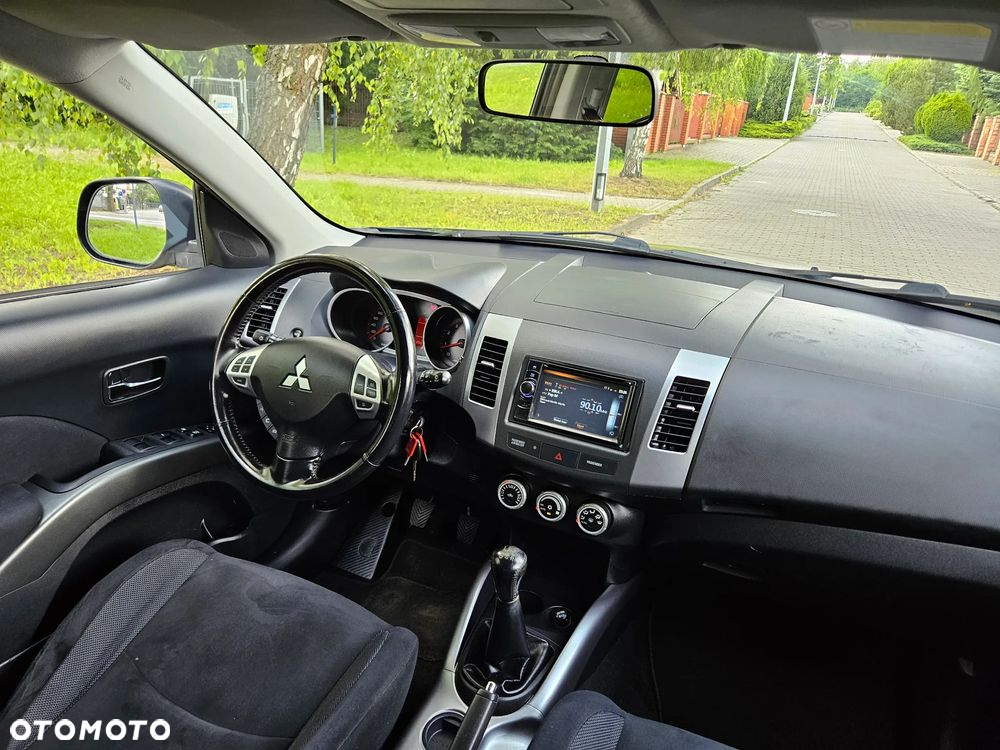 Mitsubishi Outlander - 31