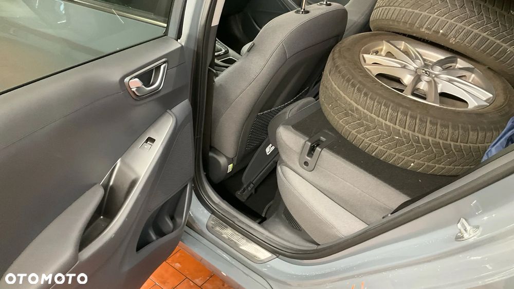 Hyundai IONIQ Hybrid Platinum - 6