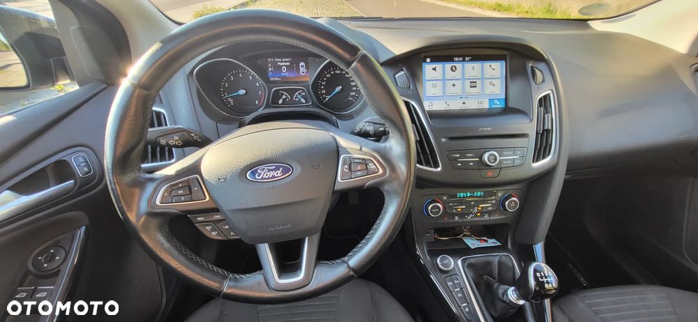 Ford Focus 1.5 EcoBoost STart-Stopp-System TITANIUM - 24