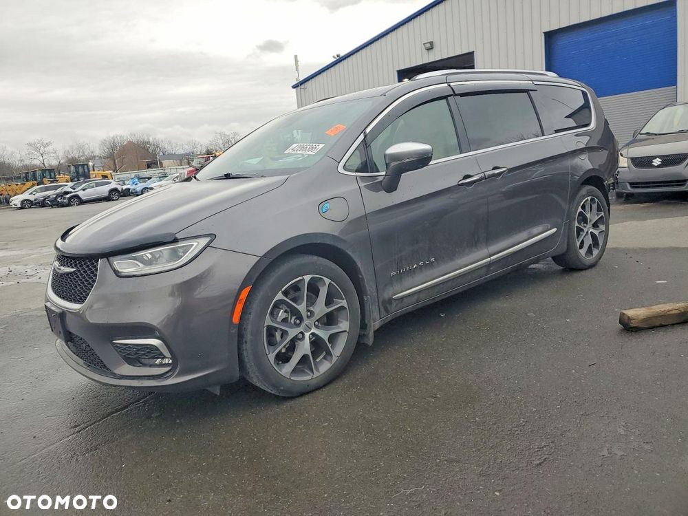 Chrysler Pacifica - 2