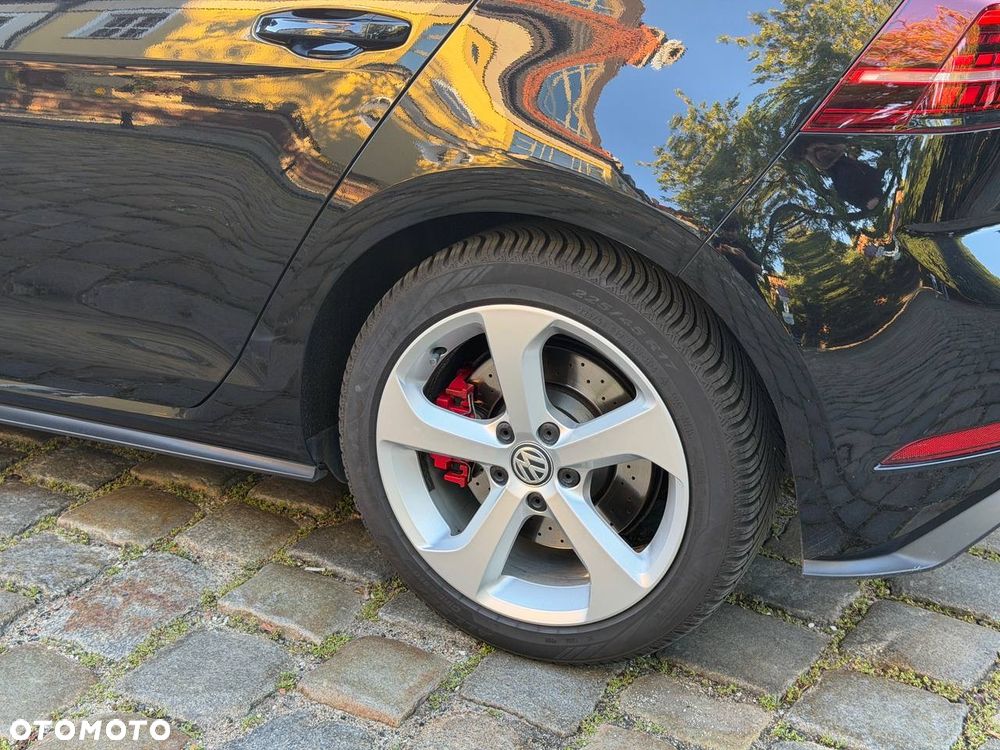Volkswagen Golf - 13