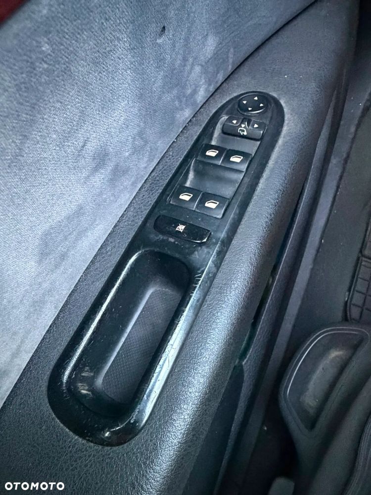 Peugeot 407 - 12