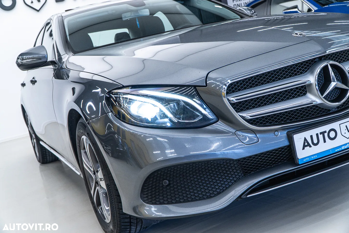 Mercedes-Benz E 200 4Matic 9G-TRONIC Avantgarde - 30