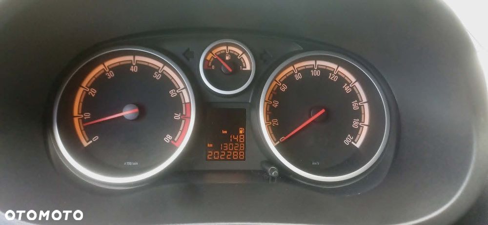 Opel Corsa 1.4 16V Innovation - 18