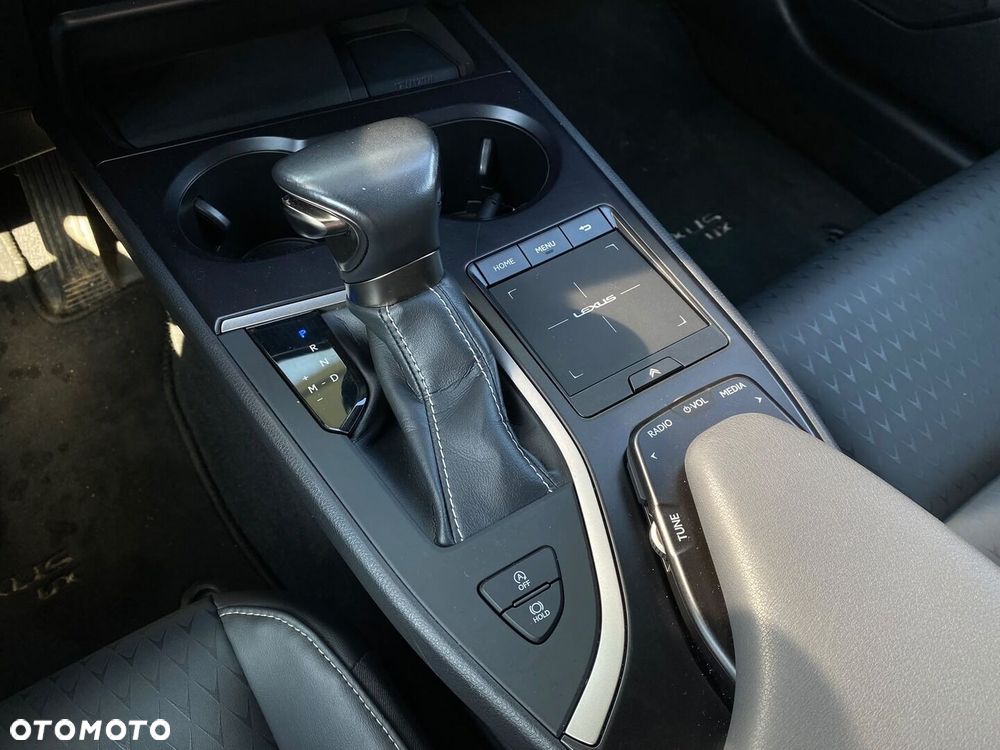 Lexus UX 200 GPF F Impression 2WD - 19