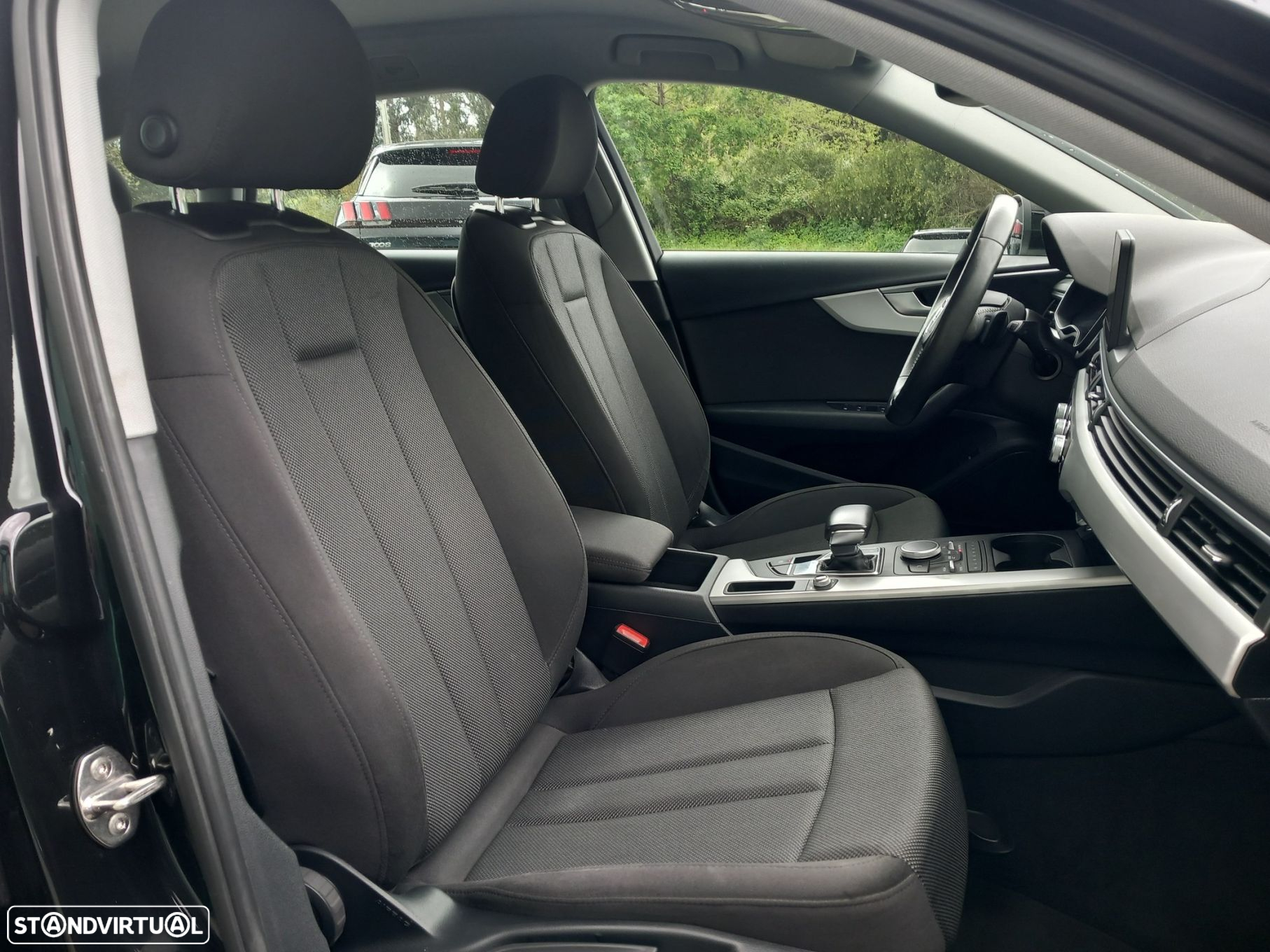 Audi A4 Avant 35 TDI Design S tronic - 13