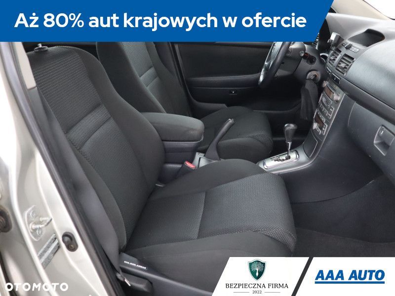 Toyota Avensis - 10