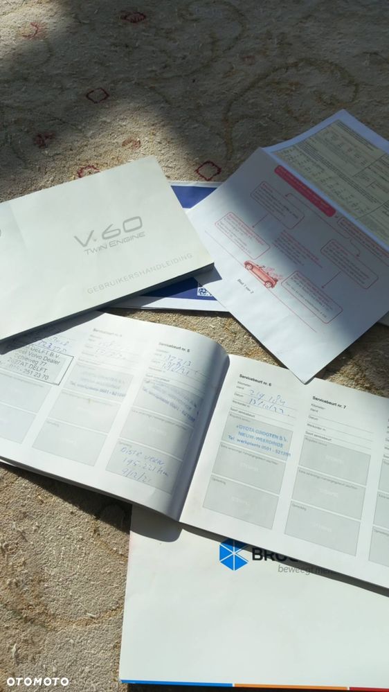 Volvo V60 D6 AWD Plug-in Hybrid Summum - 36