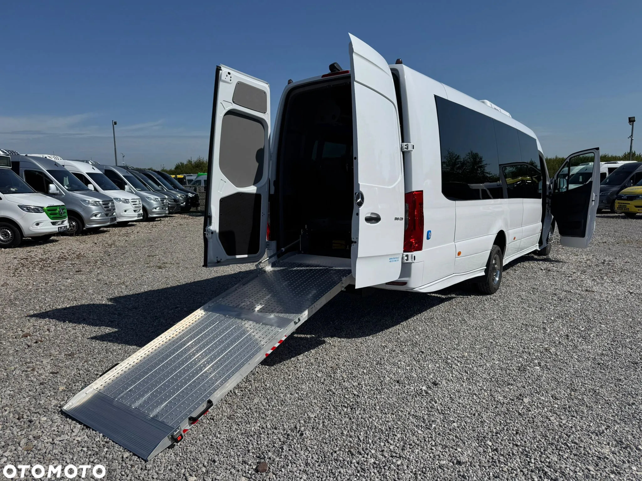 Mercedes-Benz Sprinter 519 - 21