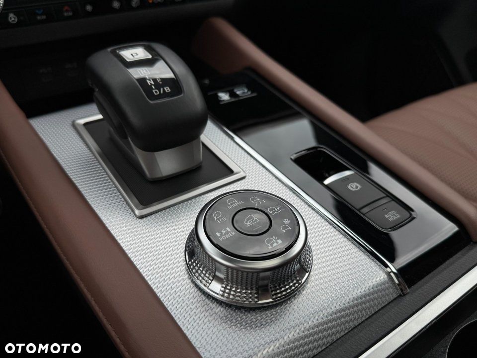 Mitsubishi Outlander - 16