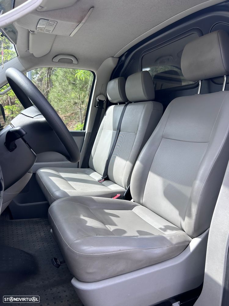 VW Transporter 2.0 TDi - 6