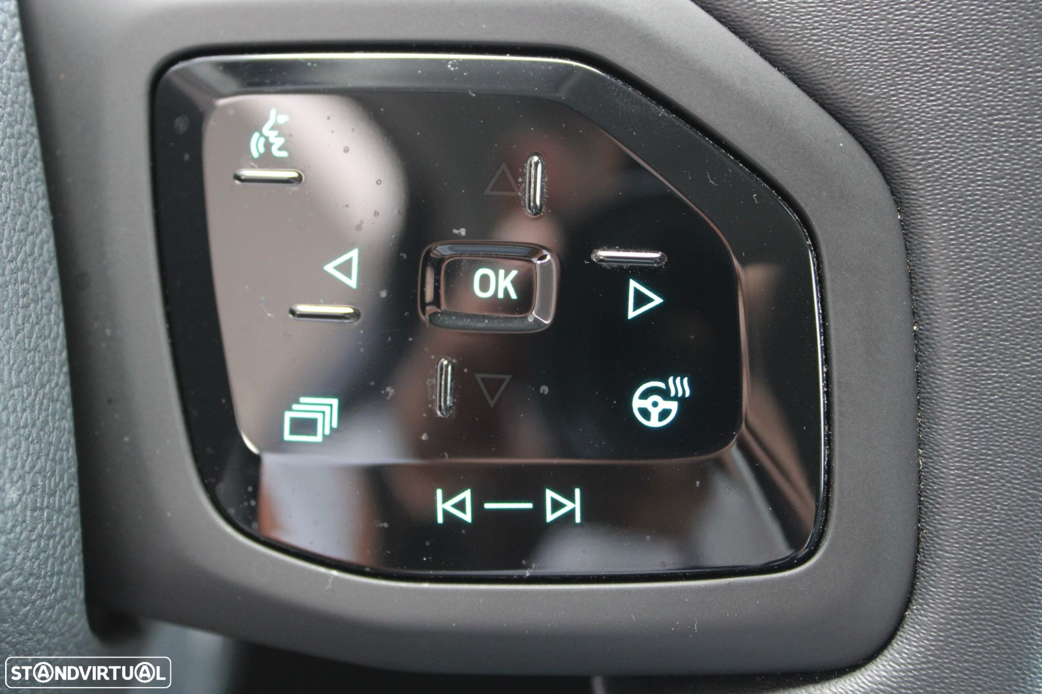 Ford Explorer 77 kWh Premium - 36