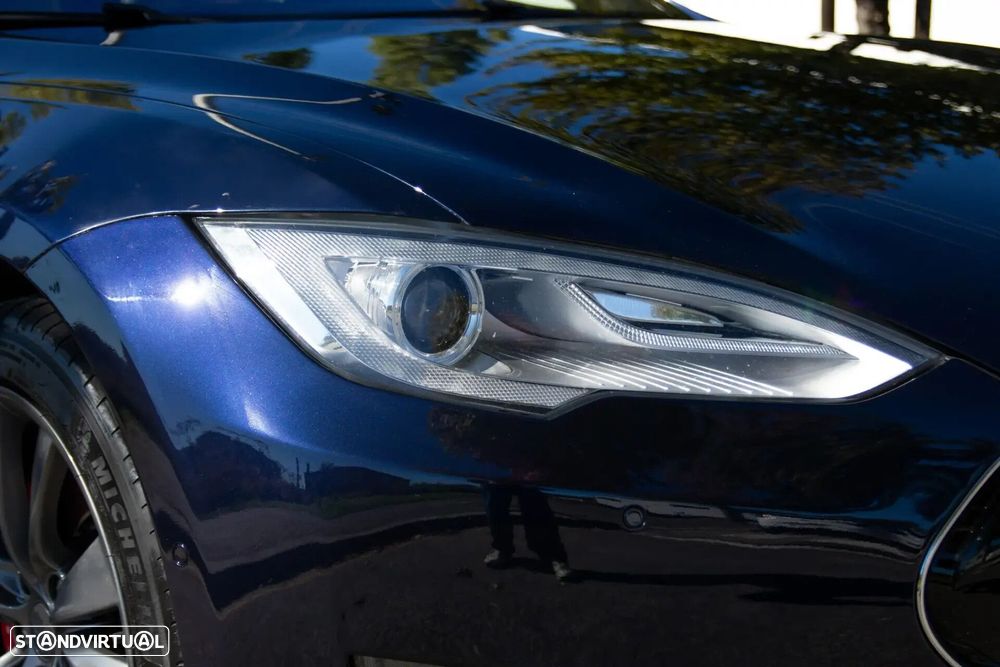 Tesla Model S - 54