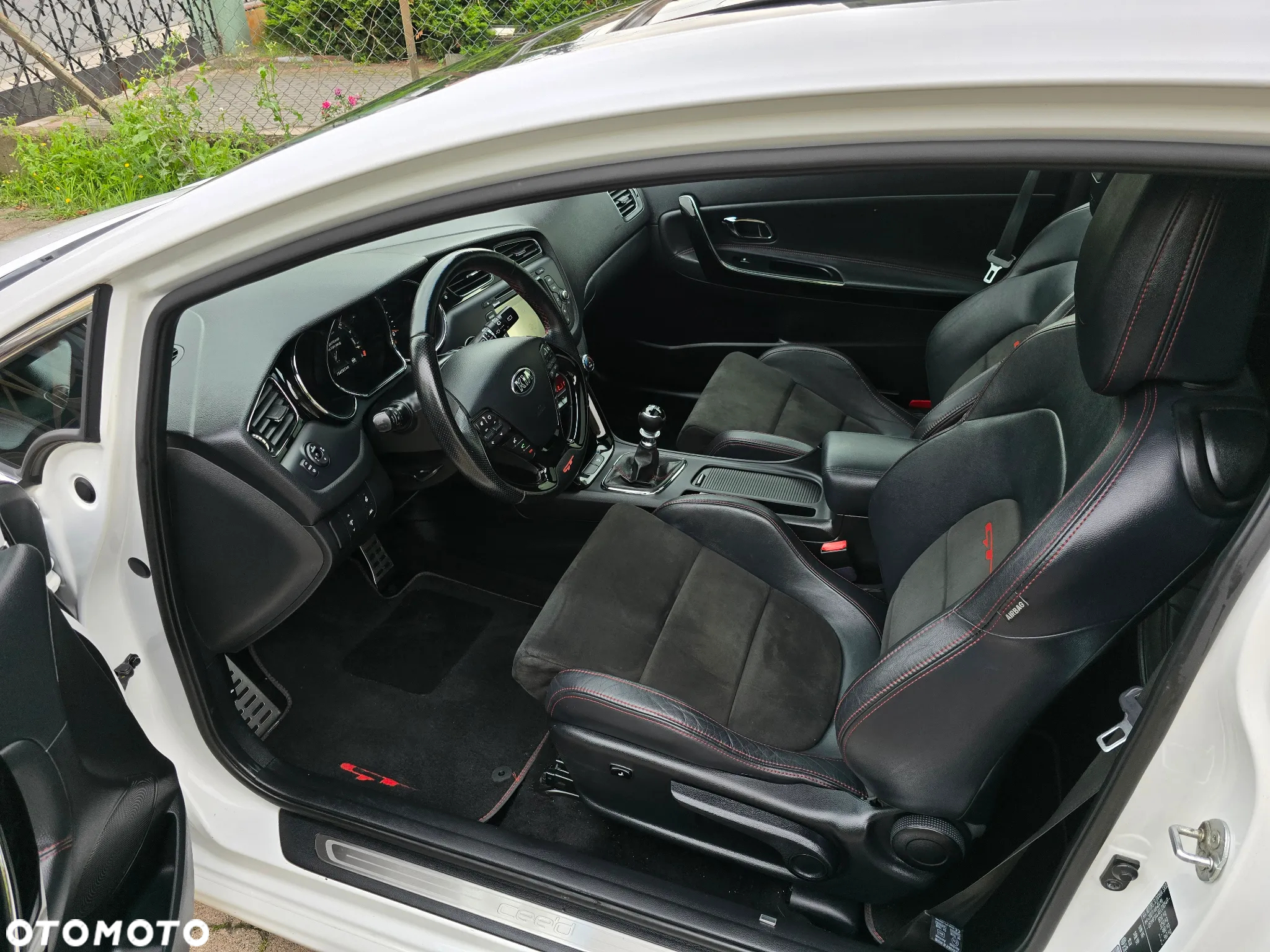 Kia Ceed 1.6 T-GDI GT-Challenge - 14