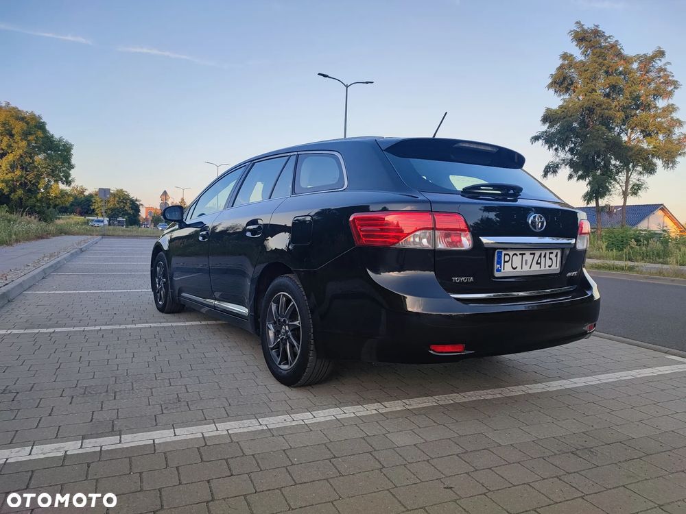 Toyota Avensis 2.0 D-4D Premium - 3