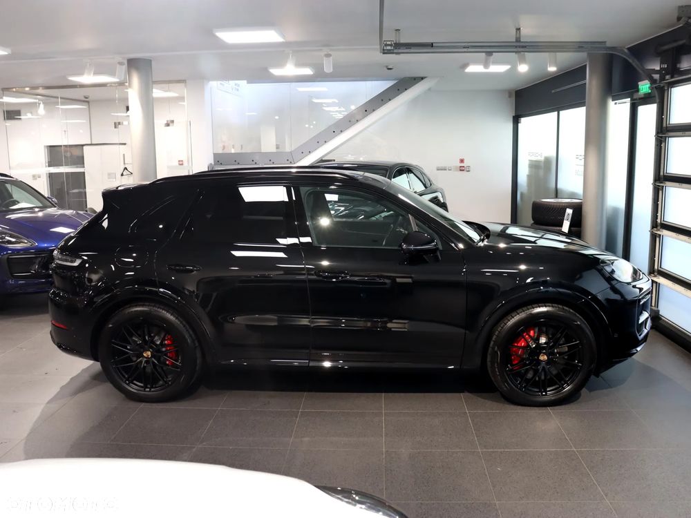 Porsche Cayenne - 6