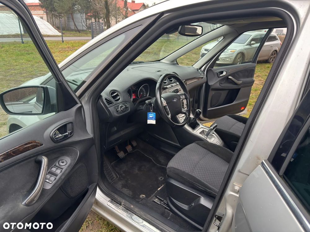 Ford Galaxy 2.0 Ghia - 16