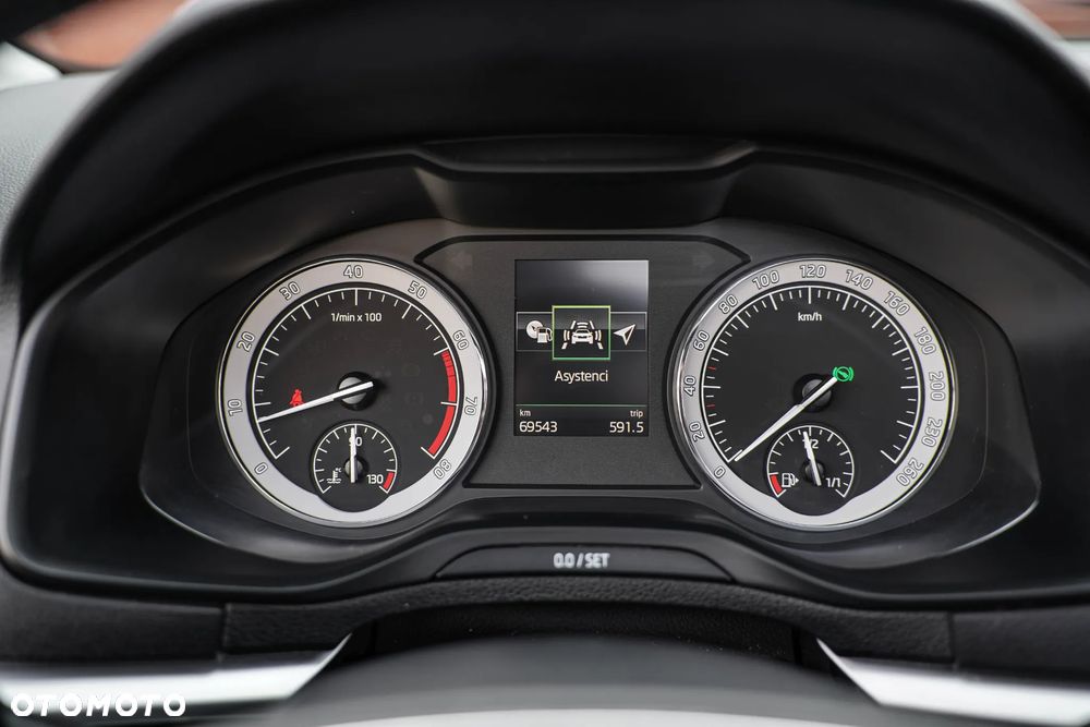 Skoda Karoq 1.5 TSI ACT 4x2 Style DSG - 22