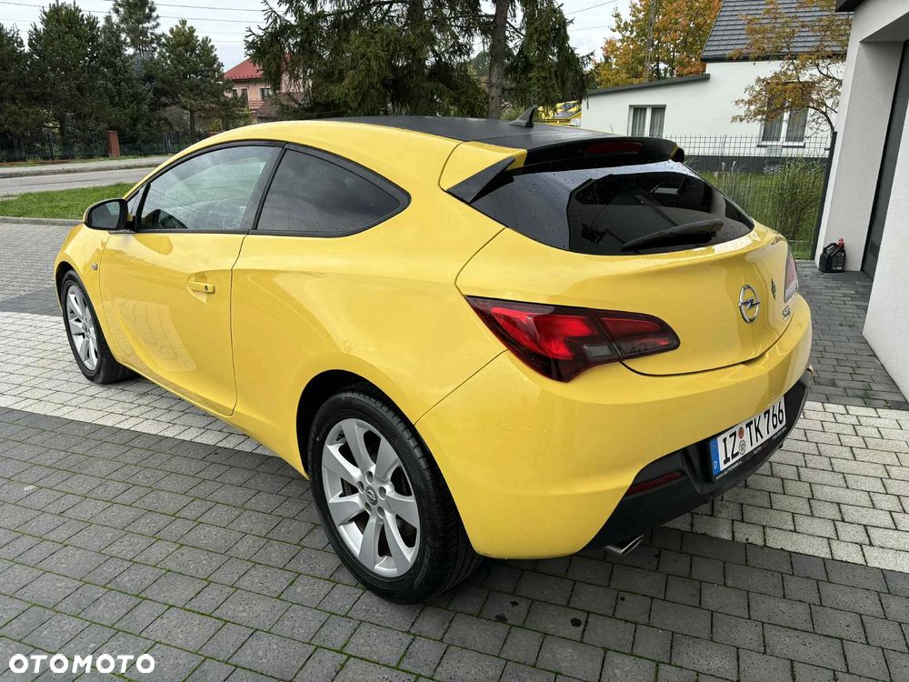 Opel Astra IV GTC 1.6 T Sport - 13