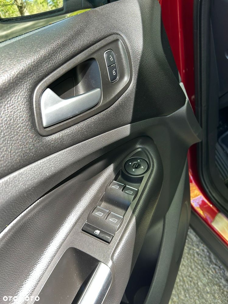 Ford Kuga 2.0 TDCi 2x4 Titanium - 9