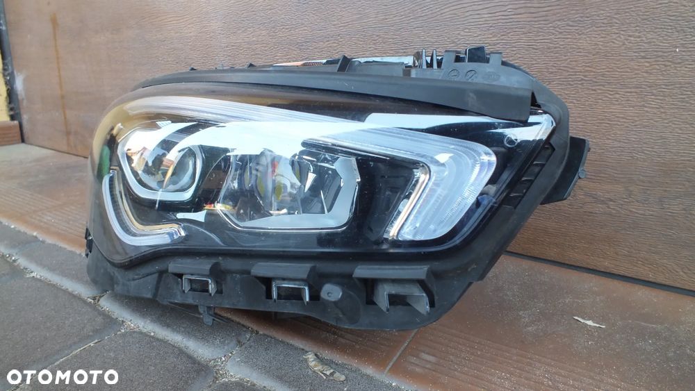Lampa przednia lewa Mercedes W1189068400 CLA - 3
