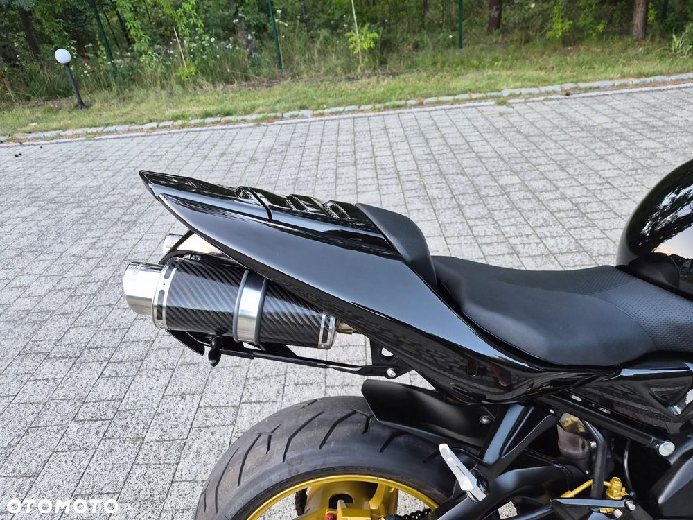 Suzuki GSX - 20