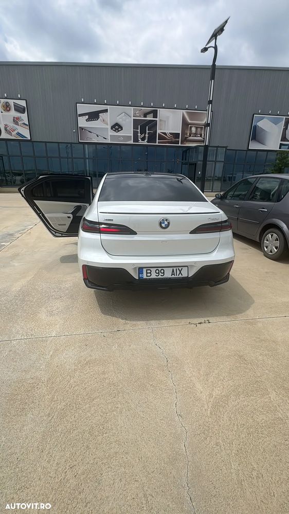 BMW Seria 7 740d xDrive MHEV - 12