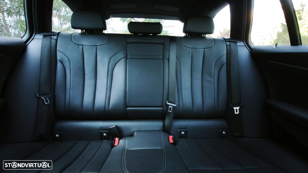 BMW 520 d Pack Desportivo M Auto - 30