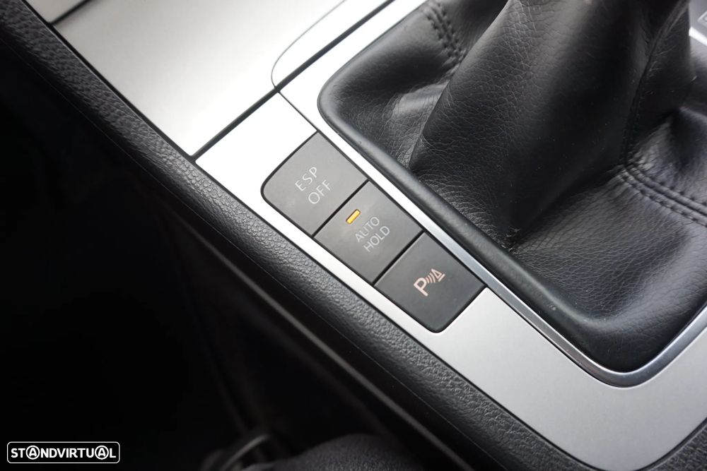 VW Passat 2.0 TDI BM Confortline - 48