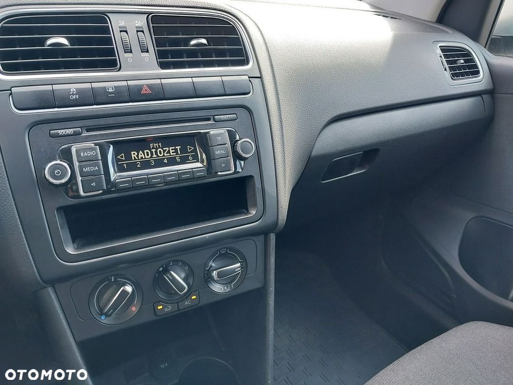 Volkswagen Polo 1.4 16V Comfortline - 20