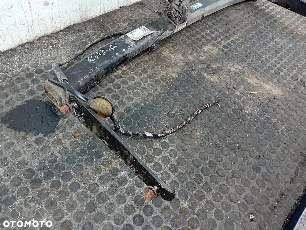 HAK HOLOWNICZY VW PASSAT B6 3C0.803.880.B  3C0.803.881.B KOMBI - 8