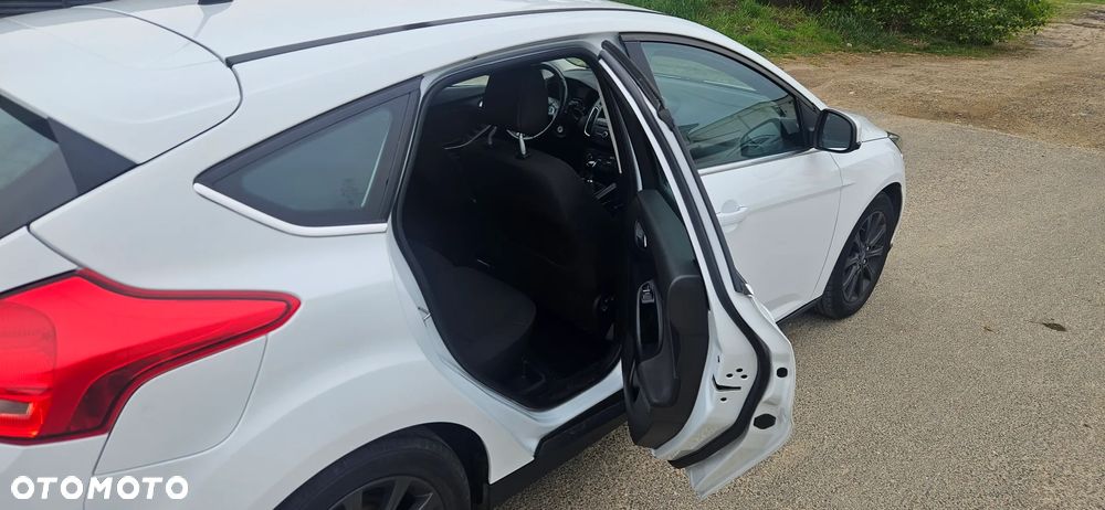 Ford Focus 1.5 TDCi DPF Start-Stopp-System Ambiente - 6