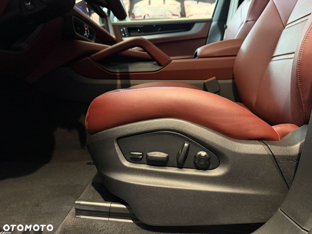 Porsche Cayenne - 20