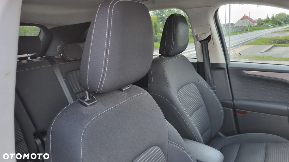 Ford Kuga - 26