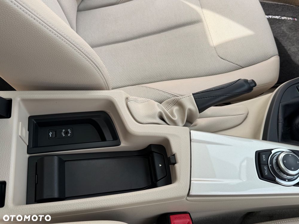 BMW Seria 3 320i Modern Line - 35