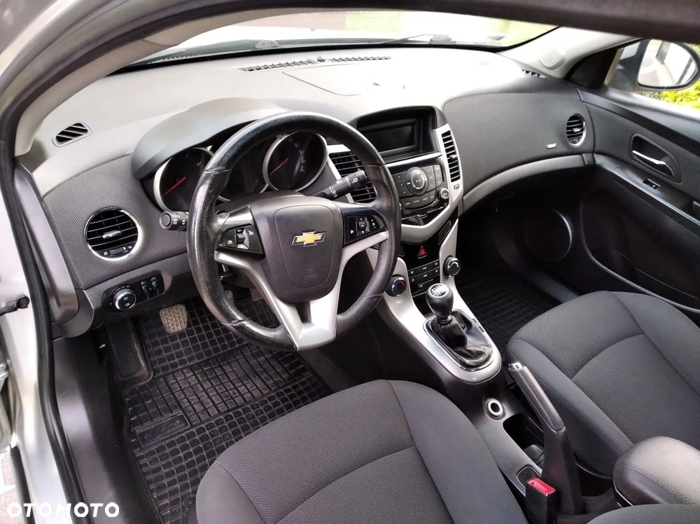 Chevrolet Cruze 1.6 LT - 22