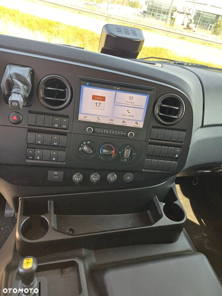 Ford F-LINE - 25