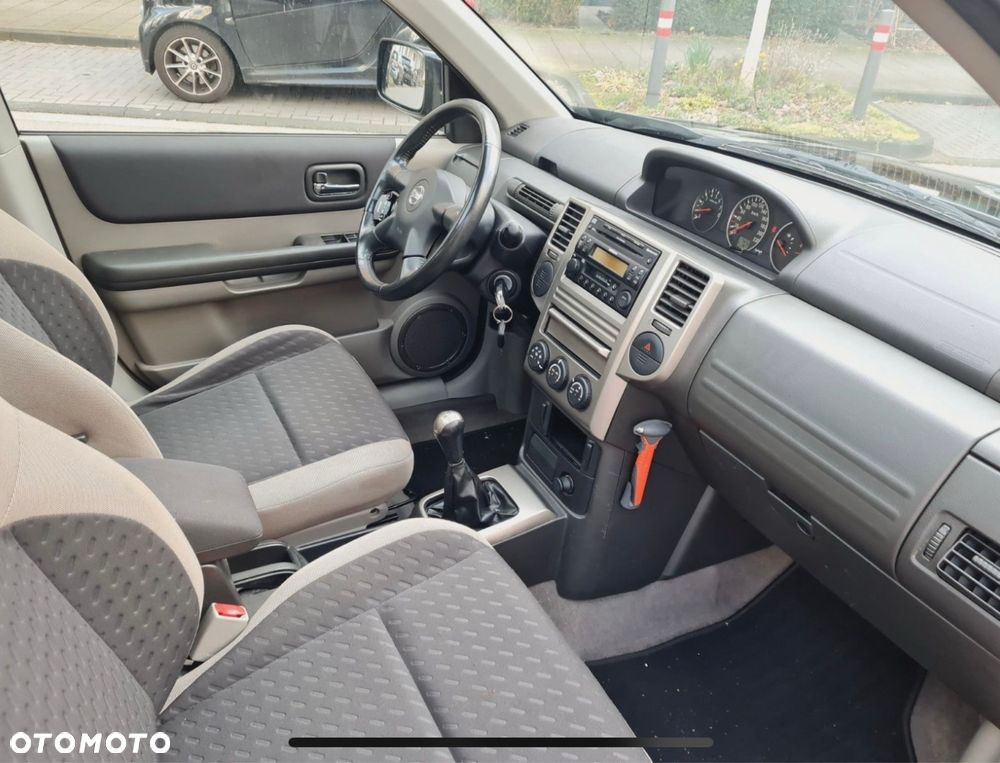 Nissan X-Trail - 4