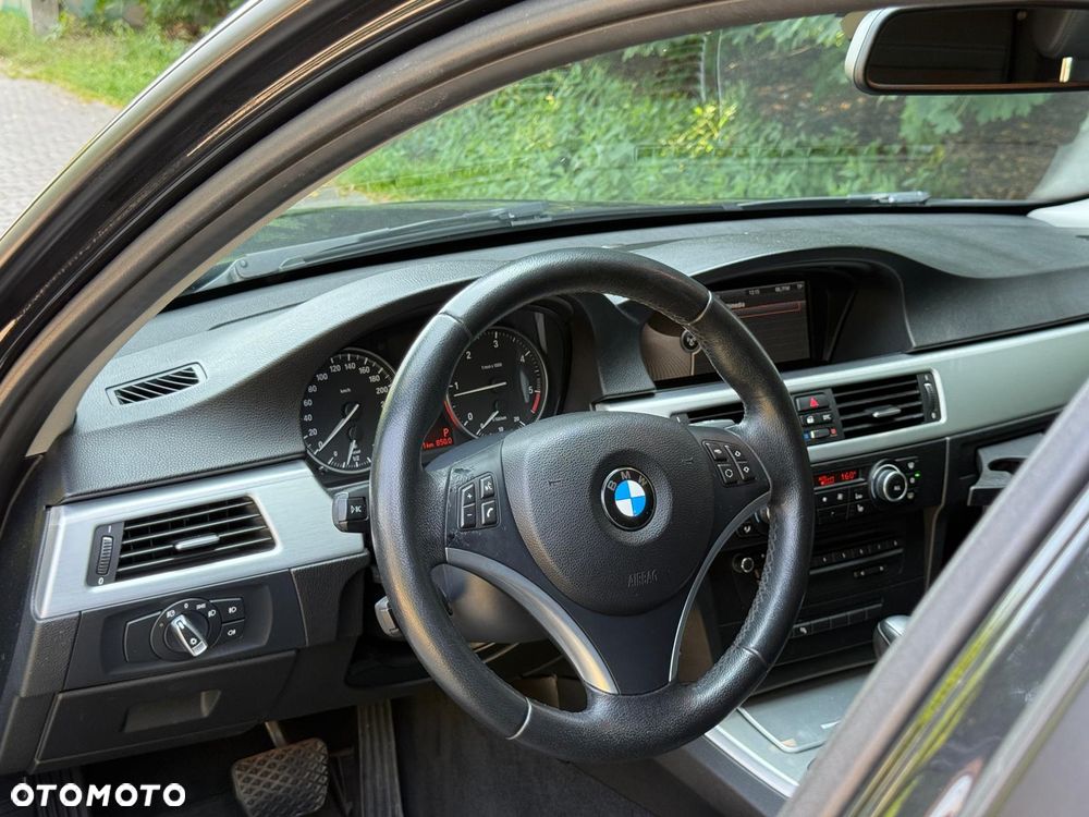 BMW Seria 3 318d DPF Edition Exclusive - 20