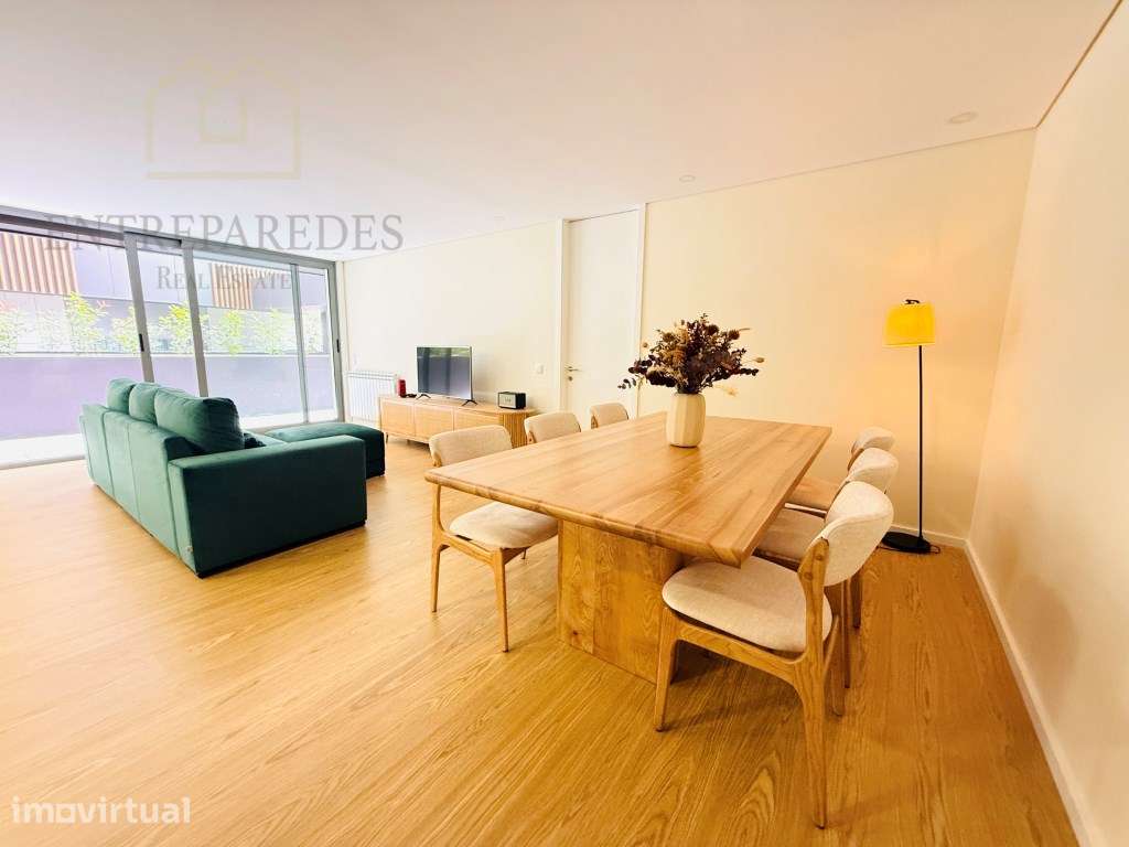 Apartamento T2 com terraço e garagem no centro de Espinho para comprar - Grande imagem: 2/20