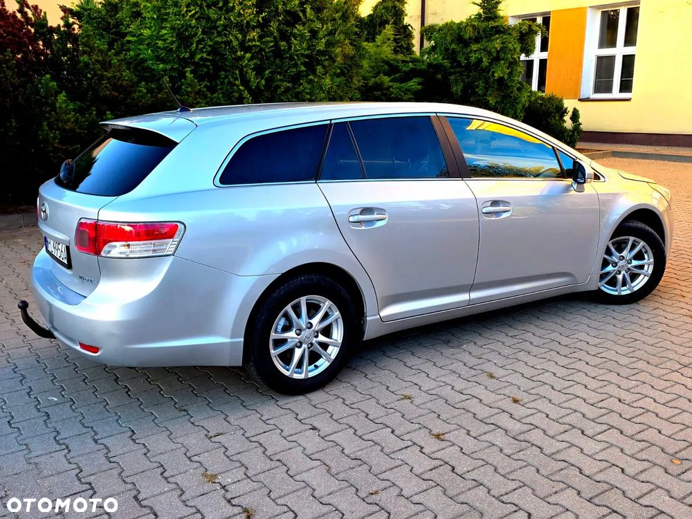 Toyota Avensis - 11
