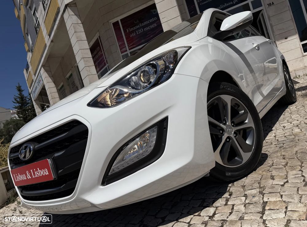 Hyundai i30 SW 1.6 CRDi Comfort+Navi - 2