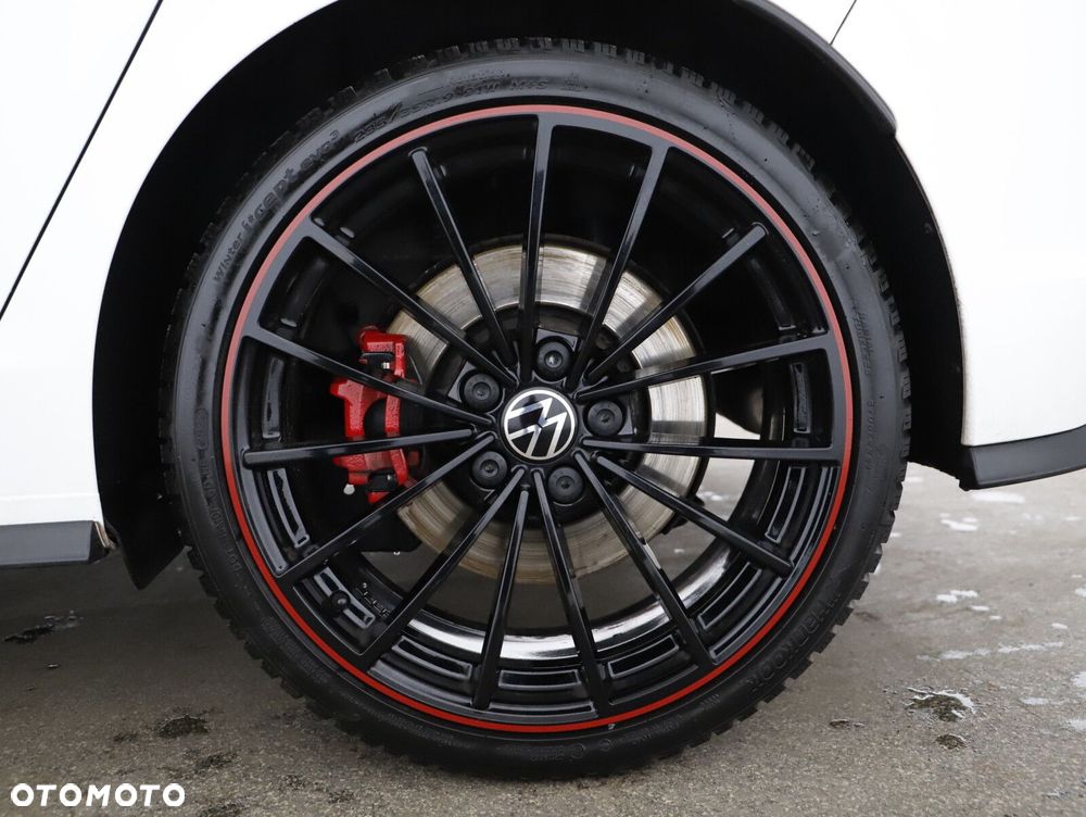 Volkswagen Golf - 26