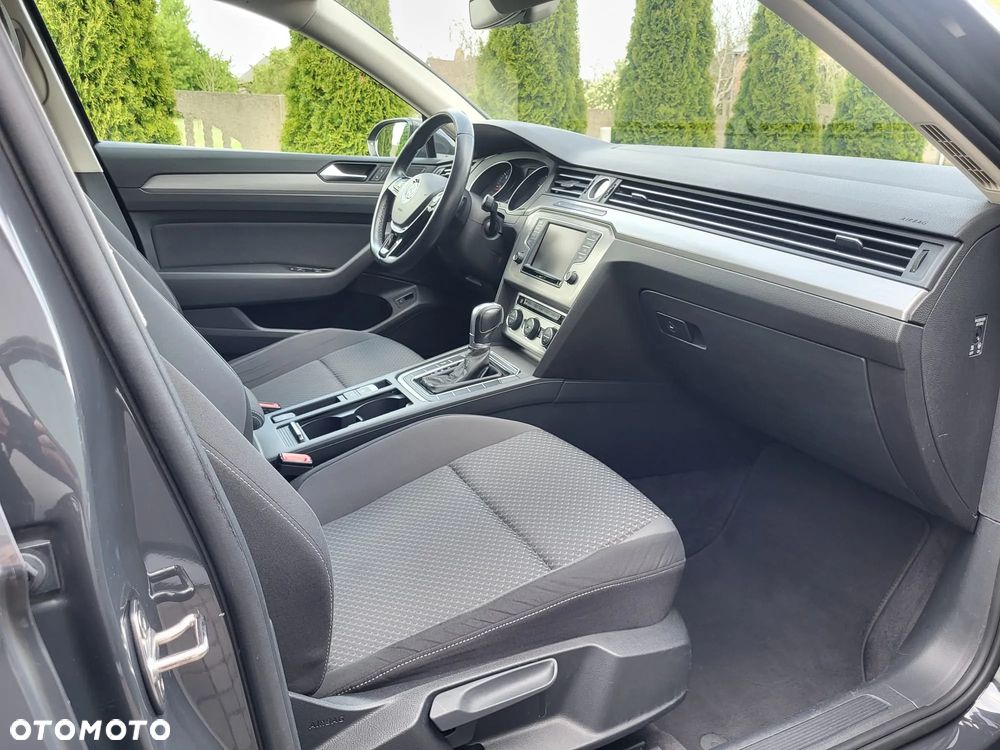 Volkswagen Passat 2.0 TDI SCR DSG Comfortline - 13