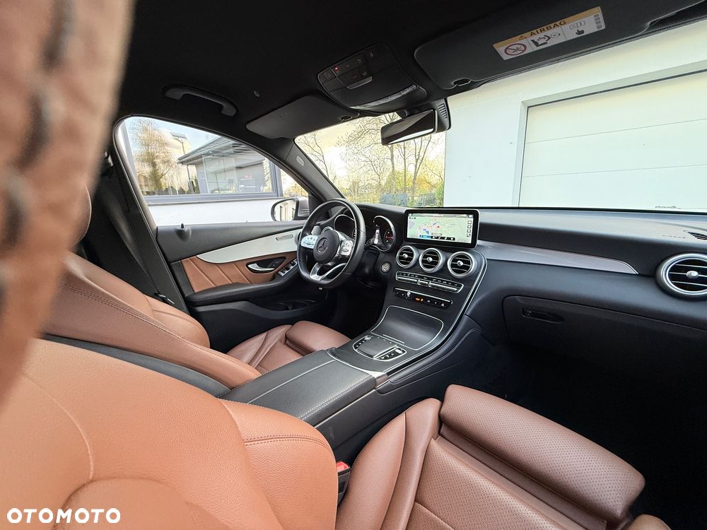 Mercedes-Benz GLC 200 4Matic 9G-TRONIC AMG Line Plus - 20