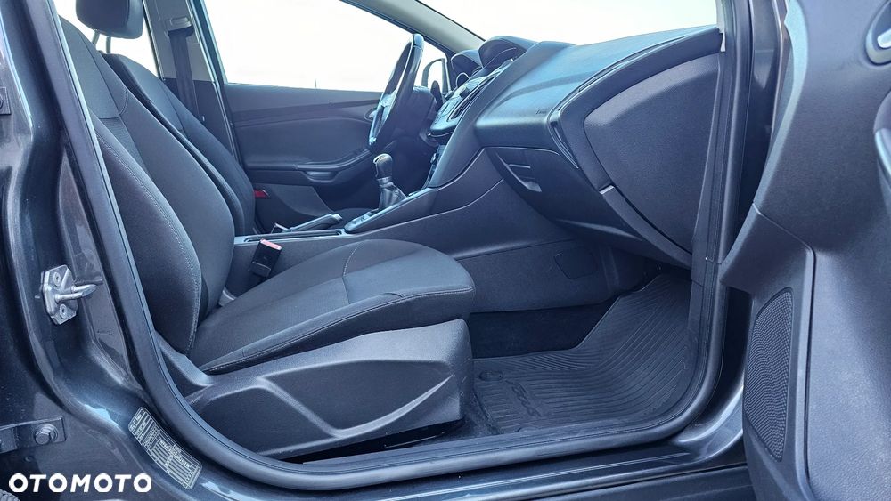 Ford Focus 1.6 Trend - 9