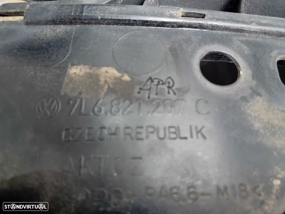 Guarda-lamas esquerdo VOLKSWAGEN Touareg (7L) - 3