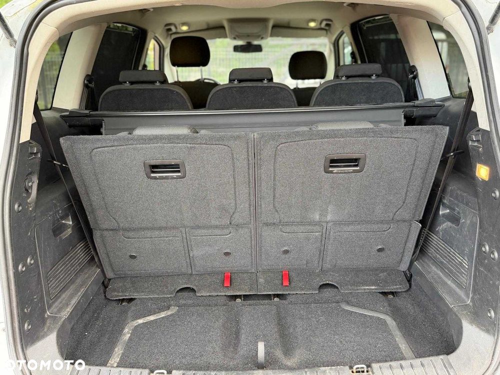 Ford S-Max - 8