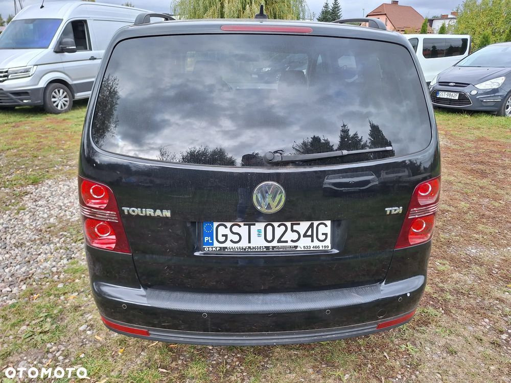 Volkswagen Touran - 8